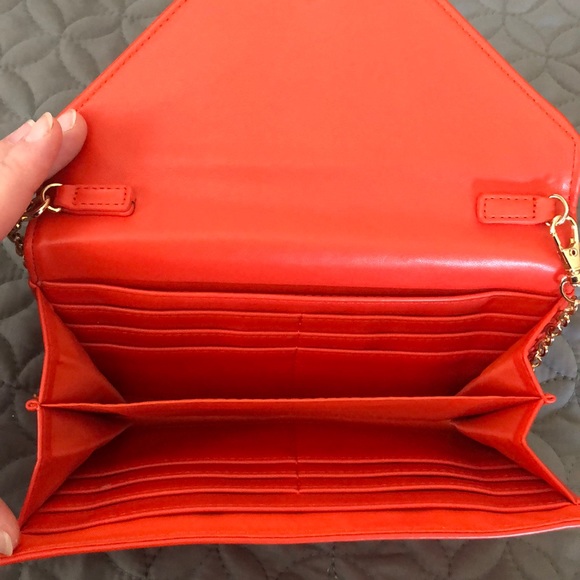 3/$20 🌸! Crossbody Forever21 Bag! - Picture 2 of 2